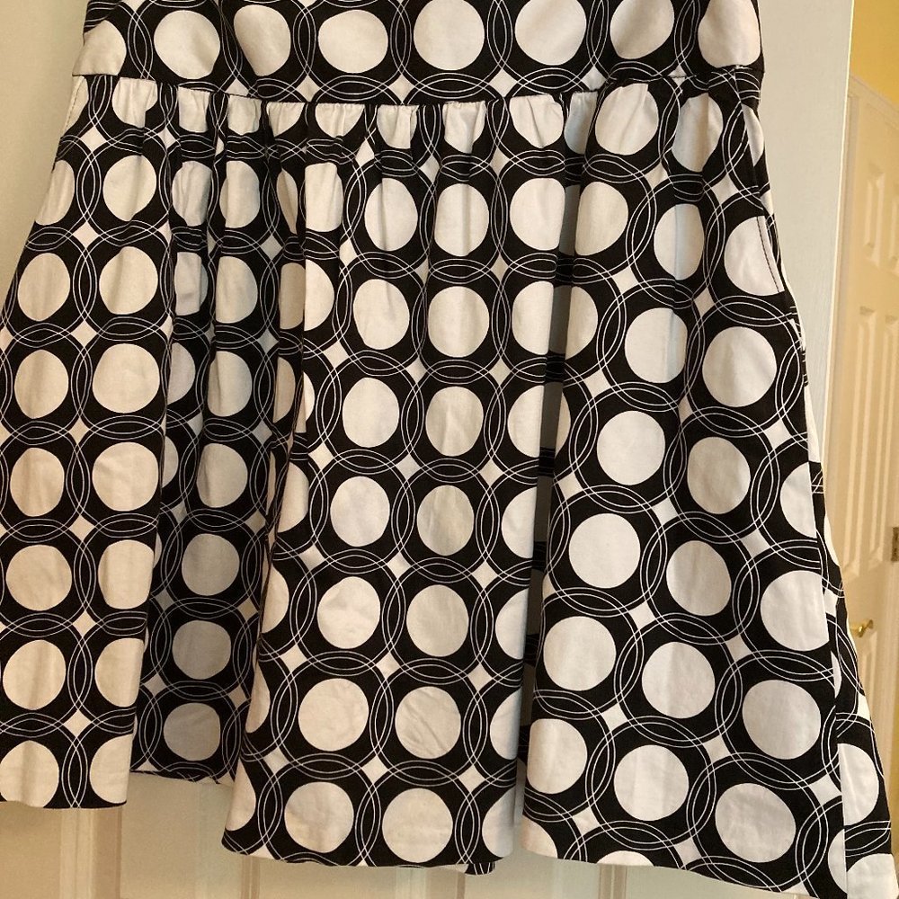 Adorable Black & White Circle Print Skirt - Picture 4 of 5